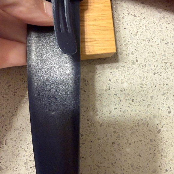 Salvatore Ferragamo Detachable Buckle Adjustable Black Leather Belt - Picture 9 of 12